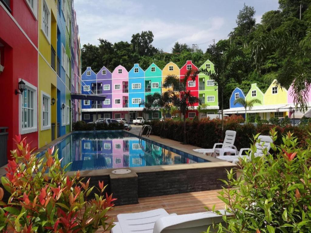 Holland Hotel Phuket